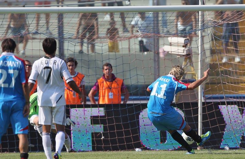 Maxi Lopez: 'Milan, prendimi!'. Pippo Inzaghi: 'Servo ancora?'