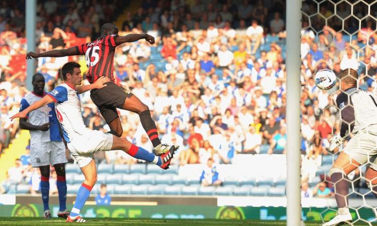 Premier: il Liverpool gioca in 12, Arsenal da incubo. Balotelli, he's a striker...