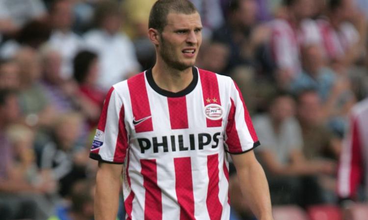 Aogo non convince, Juve su Pieters