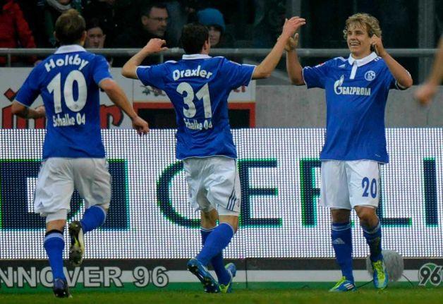 Estonia-Finlandia, formazioni ufficiali: ci sono Hradecky e Pukki