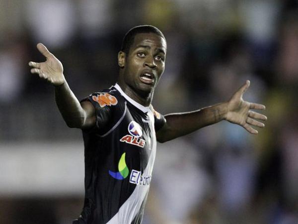 Brasile: espulso Romulo. In gol Dedé, Moura e Luis Fabiano. VIDEO