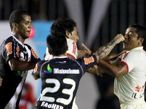 Dedé, il nuovo Thiago Silva porta il Vasco in semifinale di coppa: VIDEO