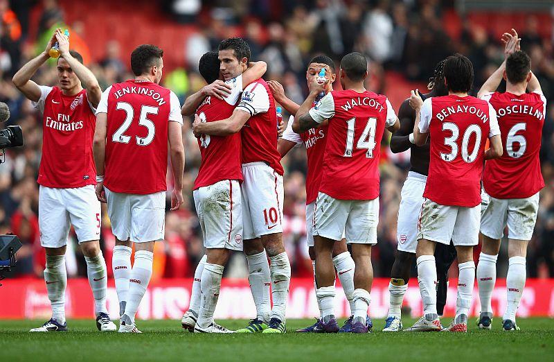 Premier: Arsenal, manita nel derby. Manchester United eterno con Giggs