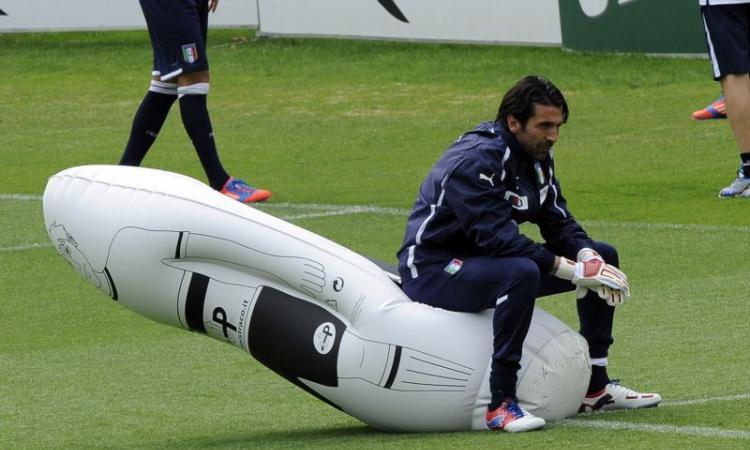 Italia, Buffon:|'Passati i 30 si diventa come i cani'