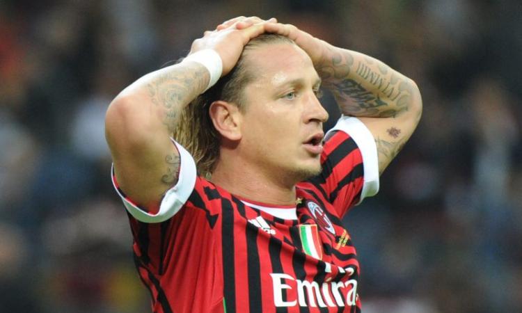 Milanmania: Mexes, ora capite perché è scarso? Voglio tutti i campi squalificati!