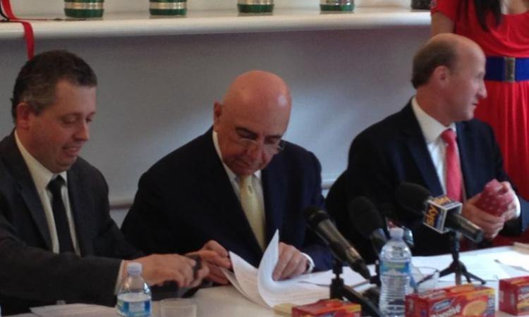 Rosa Milan 2014: Galliani la passa tutta in rassegna VIDEO
