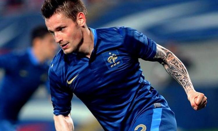 Inter, svolta a destra:| Via Maicon, c'è Debuchy