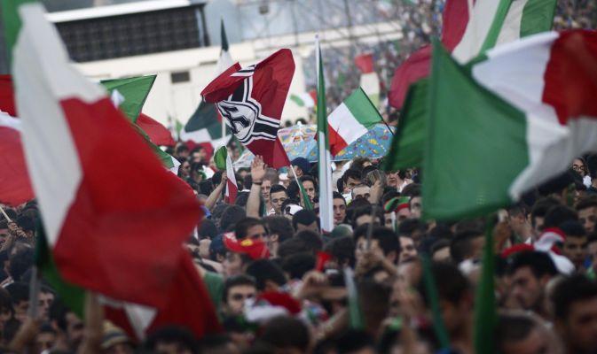 Razzismo, cori antisemiti, barbari da stadio: non bastano le multe per sconfiggerli