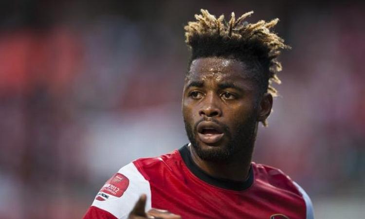 Ex Arsenal e Barcellona, Alex Song vicino al Birmingham