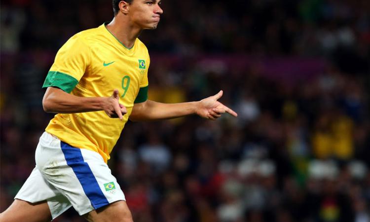 Napoli su Damiao:| Il Tottenham 'sacrifica' Adebayor