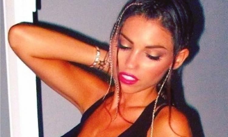 La bella Yolanthe Cabau saluta Milano VIDEO