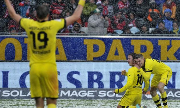 Bundesliga: il Dortmund si rialza, Schalke secondo. Dost e Szalai insaziabili!