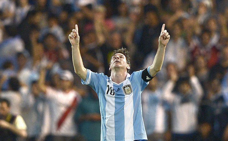 VIDEO Brasile 2014: Messi lancia l'Argentina, crolla l'Uruguay di Cavani