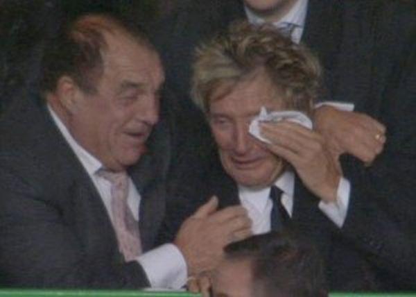 Video, Rod Stewart piange per il Celtic. Questo è un vero spot per il calcio!