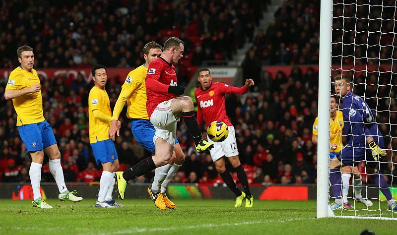 Premier: Rooney trascina il Man United, delusione Chelsea, rimpianto Liverpool