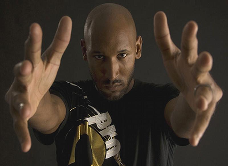 Anelka, l'eccentrico 'fedifrago' VIDEO