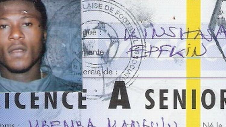 Coppa d’Africa, scoppia il caso Mbemba: un difensore di 25, 22 e 19 anni