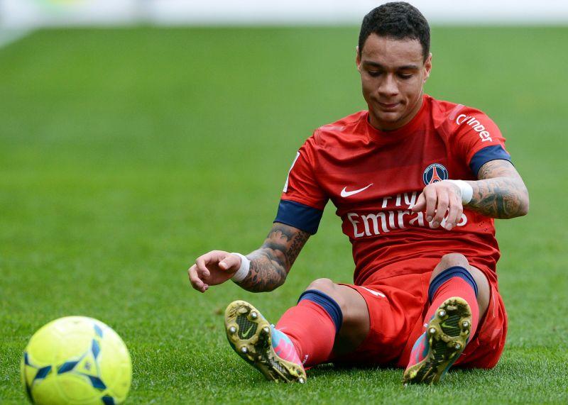 REPORT: Ex-PSG defender Van der Wiel has already chosen Roma 