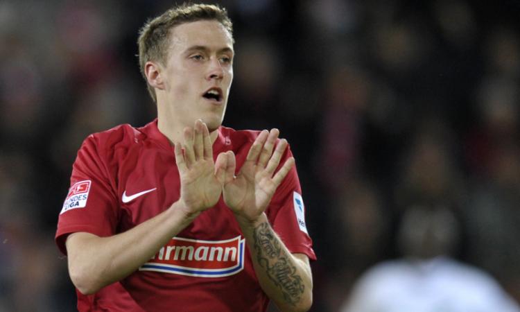 Newcastle: segue un attaccante del Gladbach
