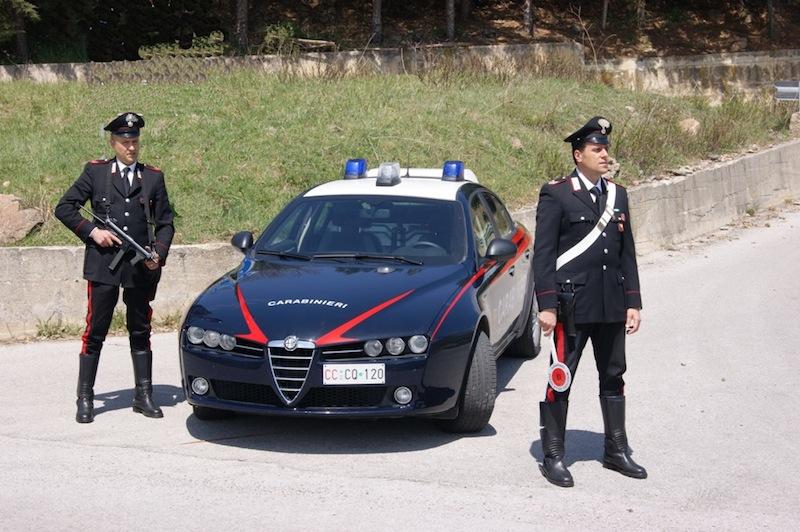 Bergamo, arrestati due carabinieri per aver rubato undicimila euro