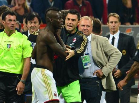 Balotelli squalificato per 3 giornate: il Milan dovrebbe multarlo?