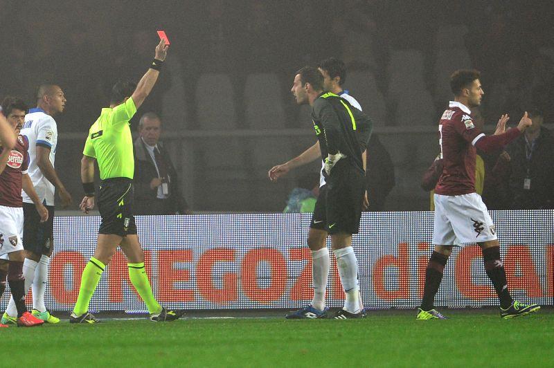 Sos arbitri. Chiesa a CM: 'Aquilani da rosso. Handanovic: regola da cambiare'