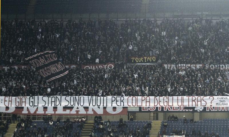 Milan, ancora cori razzisti contro i napoletani: vergogna a San Siro. Galliani, stavolta li hai sentiti? 