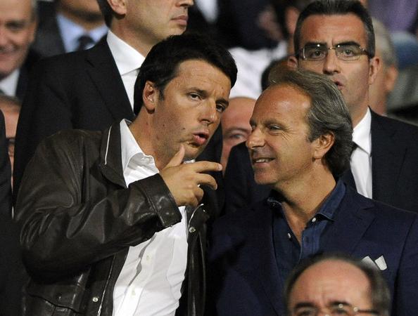 Firenze, Renzi in campo con la Nazionale Sindaci contro i Parlamentari per segnare un gol al cancro
