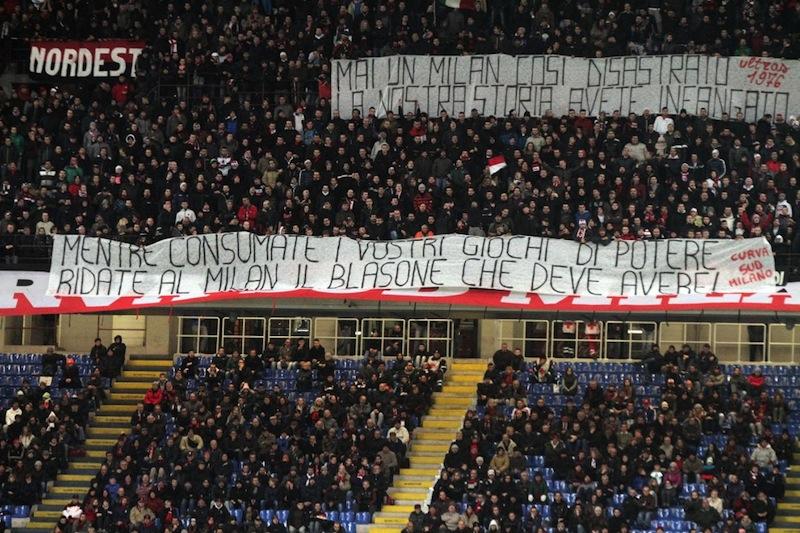 Milan, Curva Sud scatenata contro la lotta di potere fra Barbara e Galliani: mai così disastrati, ci avete infangato