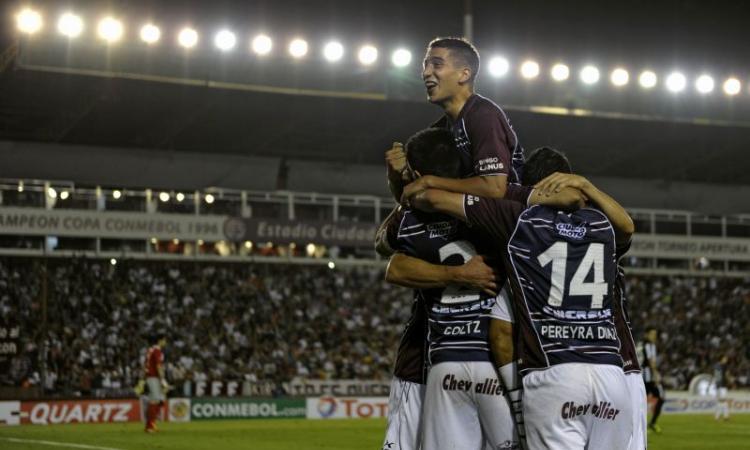 Lanus, UFFICIALE: via i fratelli Schelotto