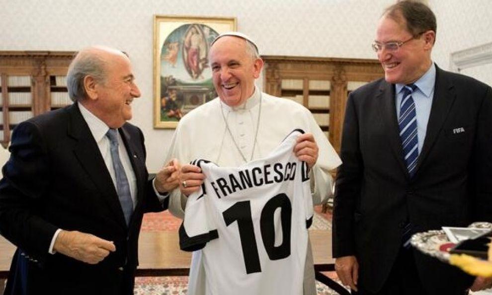 Jacobelli: Francesco riceve Blatter. La misericordia del Papa è davvero infinita