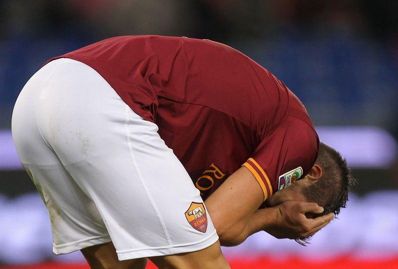 Roma, crisi di nervi: Totti rincuora Strootman