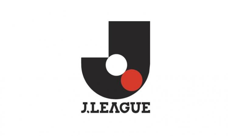 Giappone: il guardalinee beffa il portiere Yamamoto VIDEO
