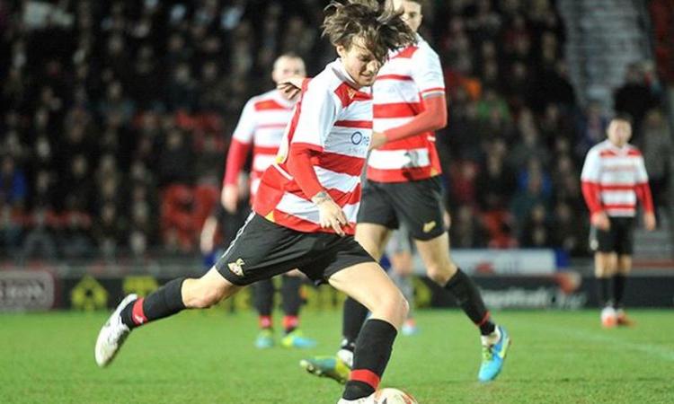 Calciomercato e musica: un cantante degli One Direction in campo col Doncaster. VIDEO