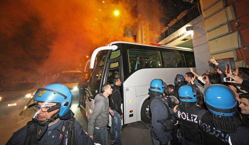 Napoli, contestazione dei tifosi