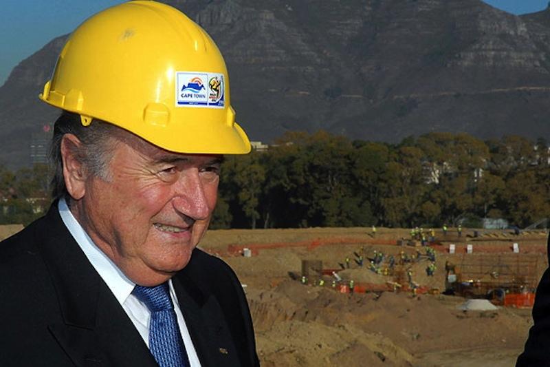 Blatter: 'Un errore i Mondiali 2022 in Qatar'. Soluzione? Si gioca in inverno VIDEO