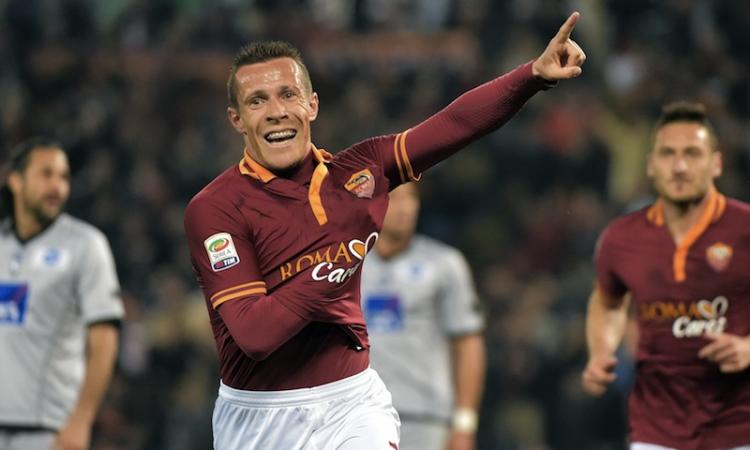Serie A: Sassuolo, pari col Cagliari. Roma, gol e spettacolo: 3-1 all'Atalanta