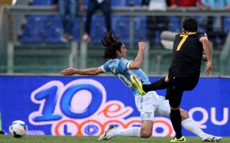 Lazio-Verona 3-3, esultano le rivali 