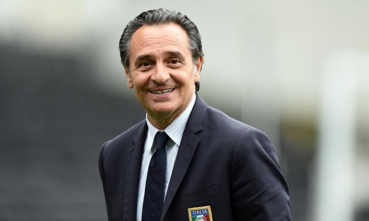 Italiamania: è Rossi-day contro l'Irlanda. Prandelli: 'Porto 25 giocatori in Brasile'