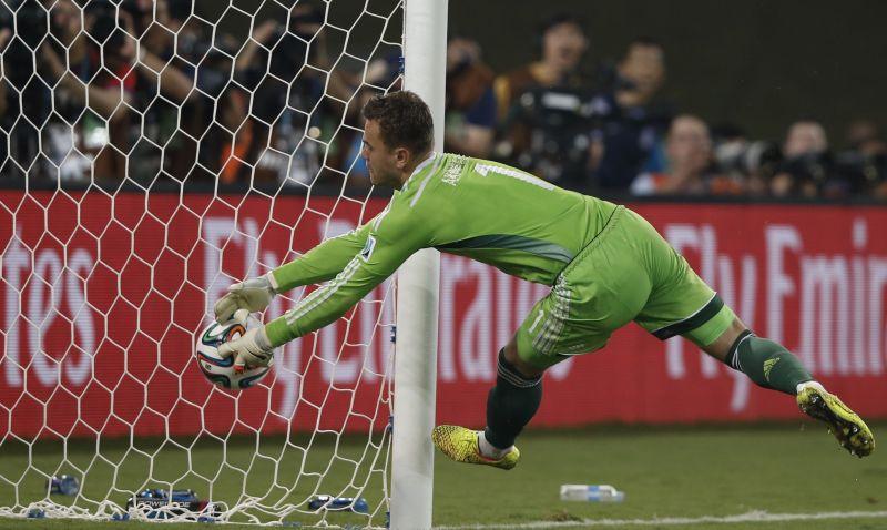 Kerzhakov salva la Russia dopo l'errore di Akinfeev: 1-1 con la Corea del Sud