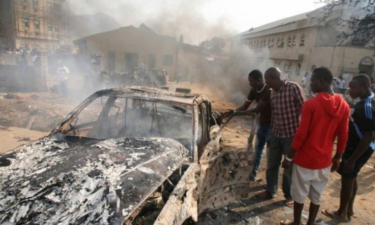 Nigeria: bomba allo stadio di Mubi, i terroristi di Boko Haram fanno almeno 30 morti. Tra di loro donne e bambini
