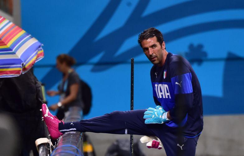 Buffon e Bernardeschi insieme per gli alluvionati di Carrara