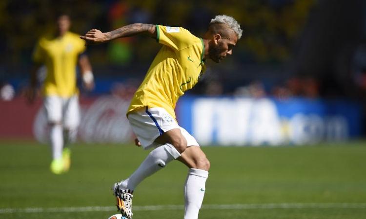 Barcellona: Dani Alves sul mercato