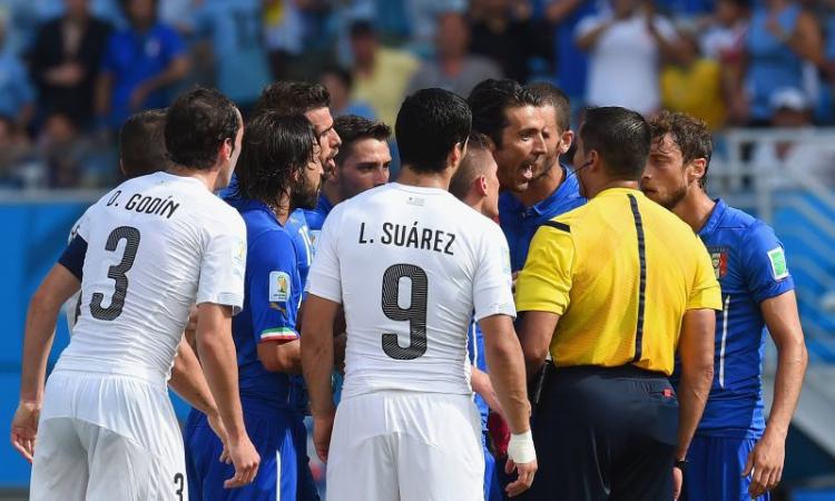 ITALIA ELIMINATA: Godin e l'arbitro bastano all'Uruguay per mandarci a casa