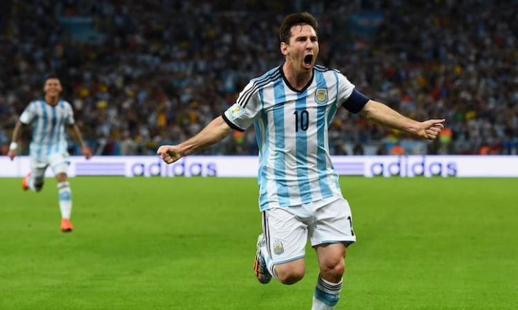 Pallone d'Oro: per i bookmaker trionferà Messi