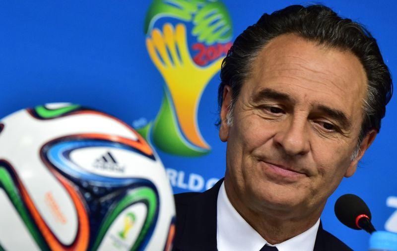 Prandelli: 'Approccio sbagliato, senza se e senza ma. Recuperiamo le forze per l'Uruguay, se Balotelli...'