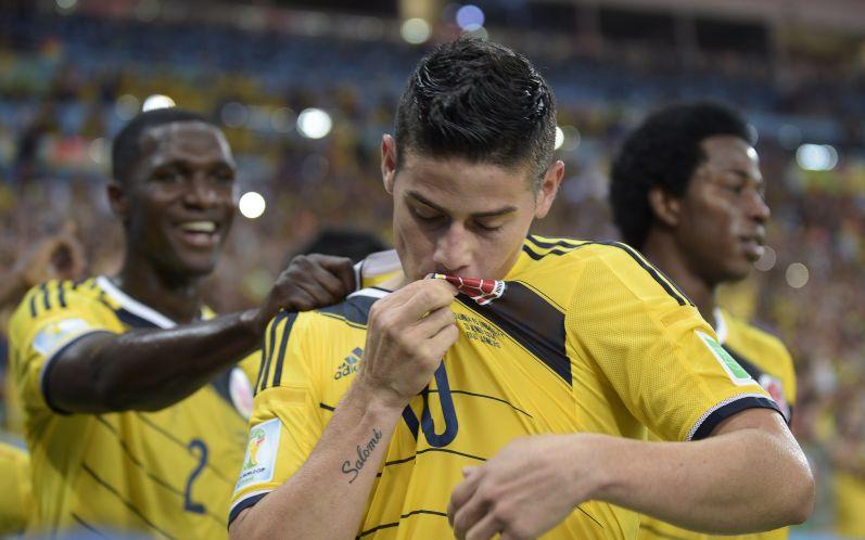 James Rodriguez trascina la Colombia ai quarti: doppietta nel 2-0 all'Uruguay