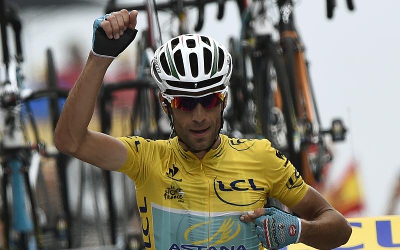 Nibali vince in giallo: 'Padrone del Tour'