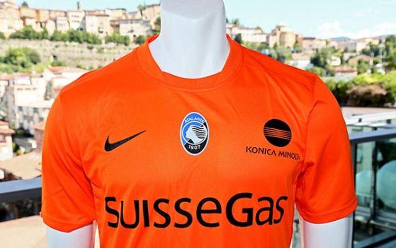 Atalanta, presentate le maglie col nuovo sponsor tecnico