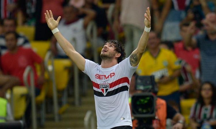 Il Corinthians aspetta l'Inter per Pato. Offensiva per Rabiot se parte un big